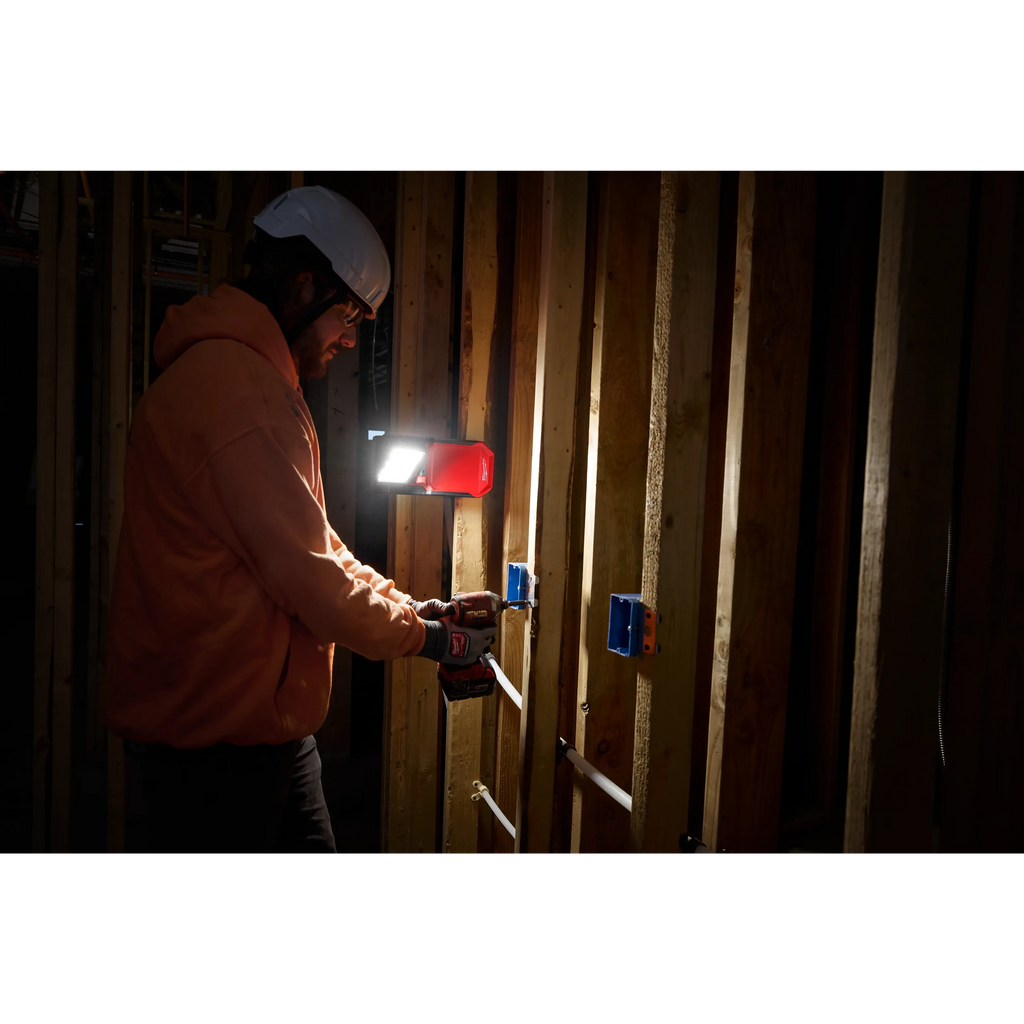 M18™ ROVER™ Clamping Flood Light