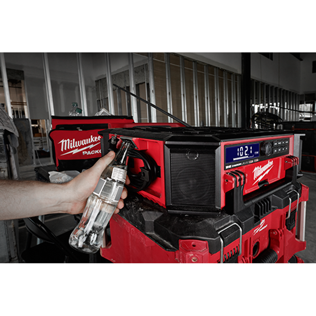 M18™ Jobsite Radio + Charger w/ PACKOUT™ Compatibility