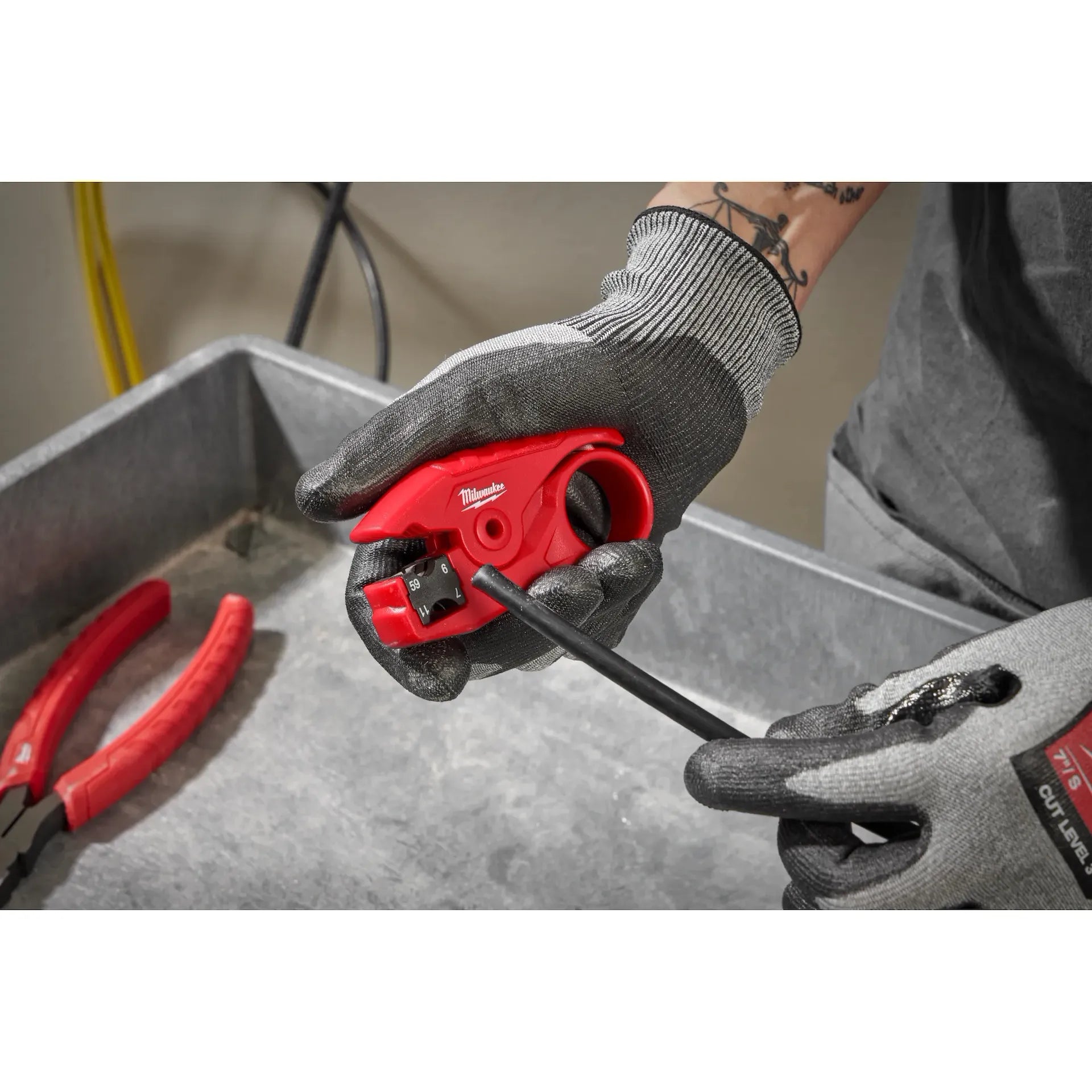 Coax Stripper