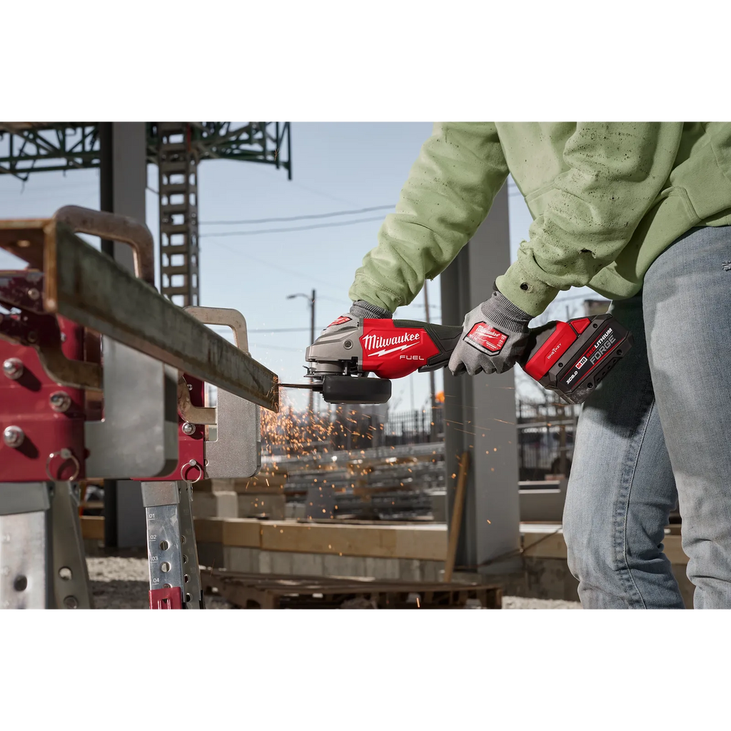 M18 FUEL™ 4-1/2"-6" Variable Speed Braking Grinder, Paddle Switch w/ ONE-KEY™