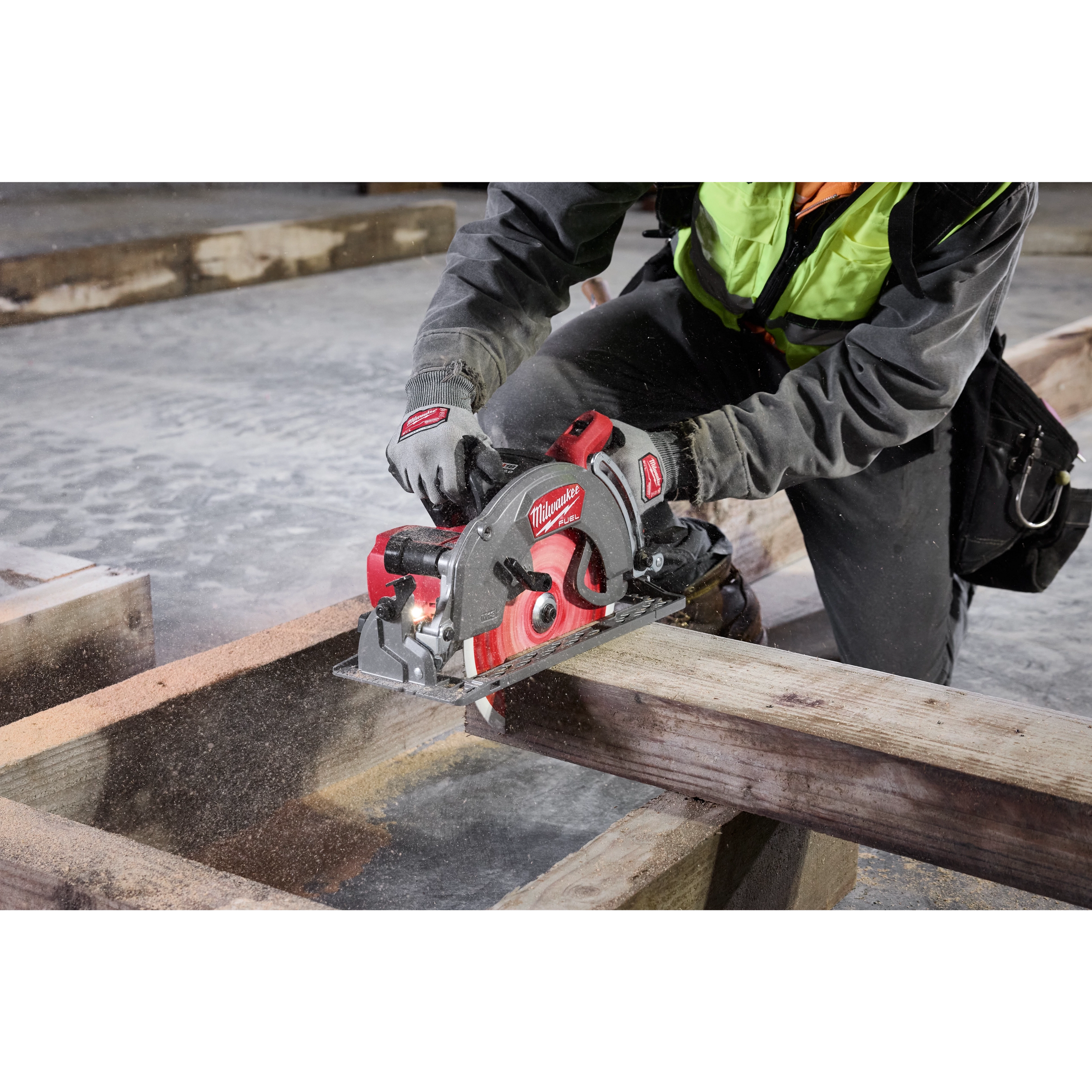 M18 FUEL™ 10-1/4" Rear Handle Circular Saw